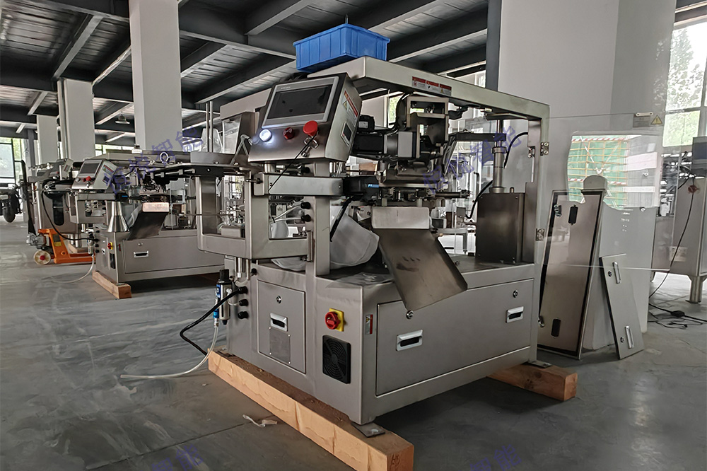 全自動給袋式醬體包裝機整機設計符合GMP標準