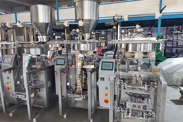 小顆粒全自動包裝機在顆粒劑、干果、膨化小食品等領域應用較多
